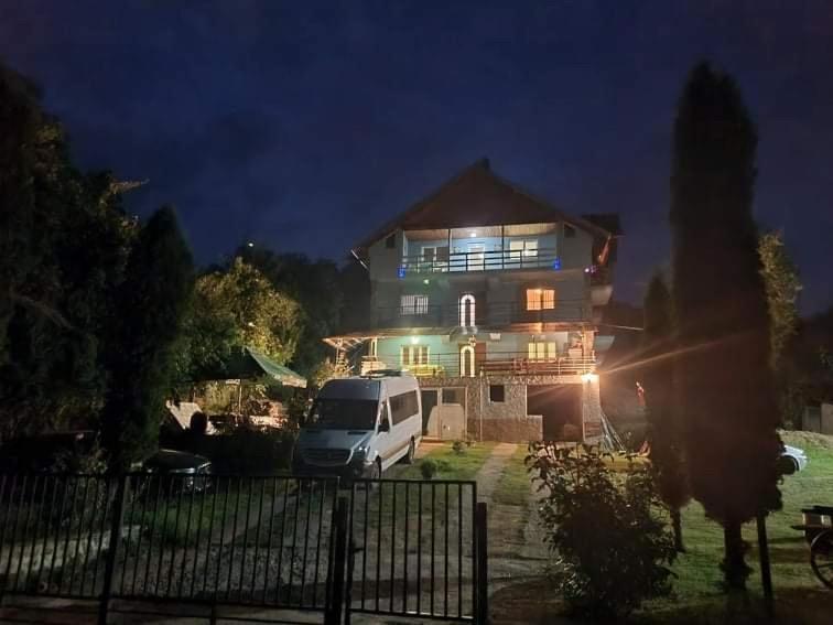 Casa Pelerinului Apartment Capatineni-Paminteni Екстериор снимка